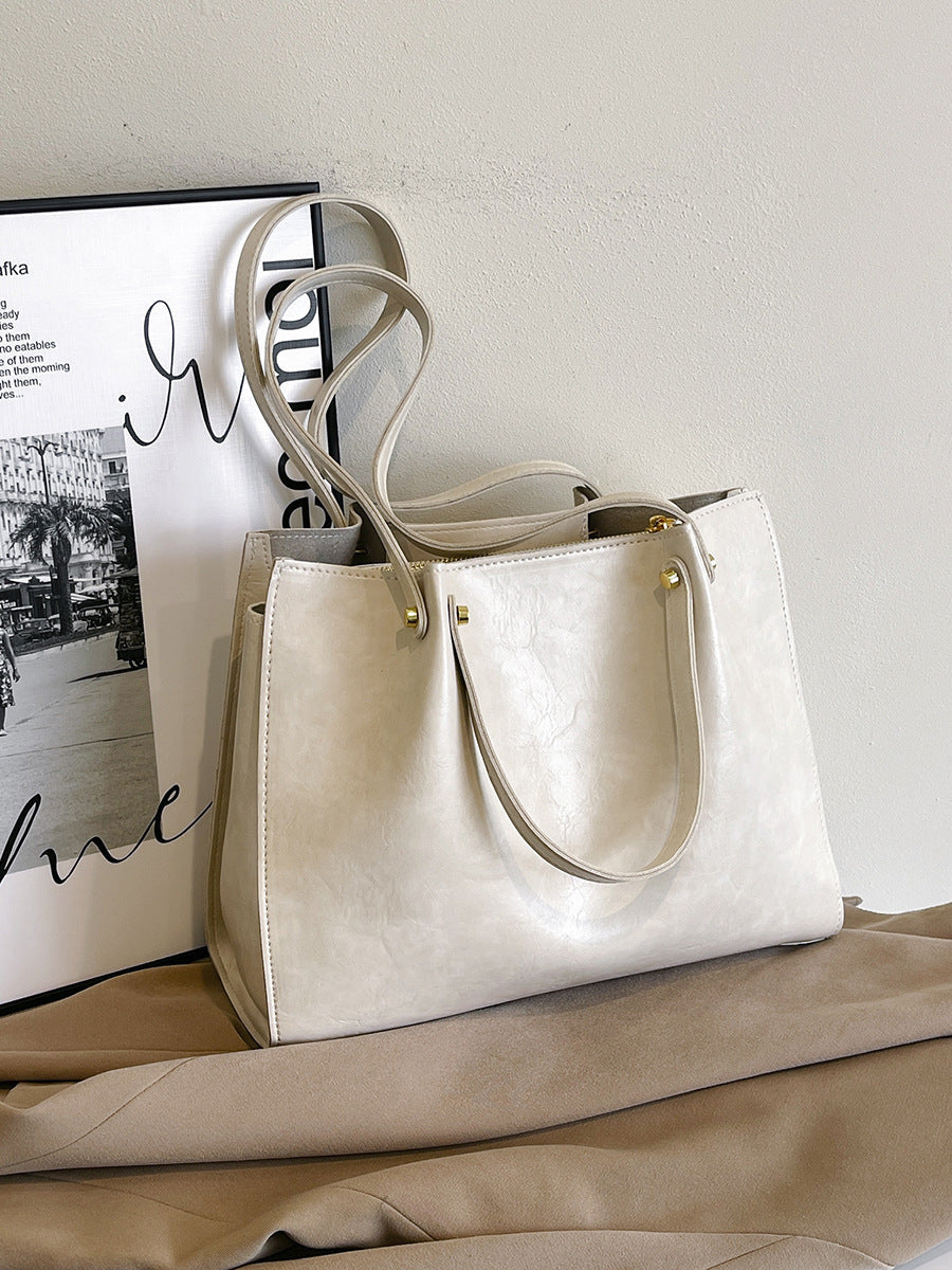 Trendyyx The Glossy Off-White Luxury Bag trendyyx